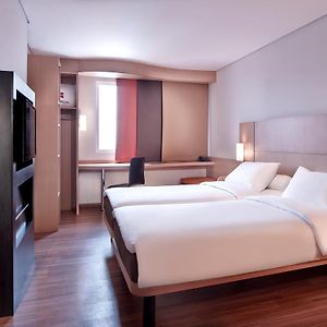 Kamar kembar standard